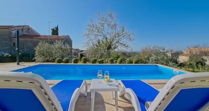Brand new 2019 villa with pool, barbecue, WiFi, bicycles, dishwasher, washing machine