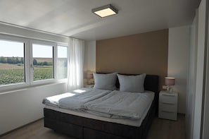 3 bedrooms, travel cot, WiFi, bed sheets