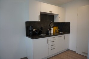 Køleskab, opvaskemaskine