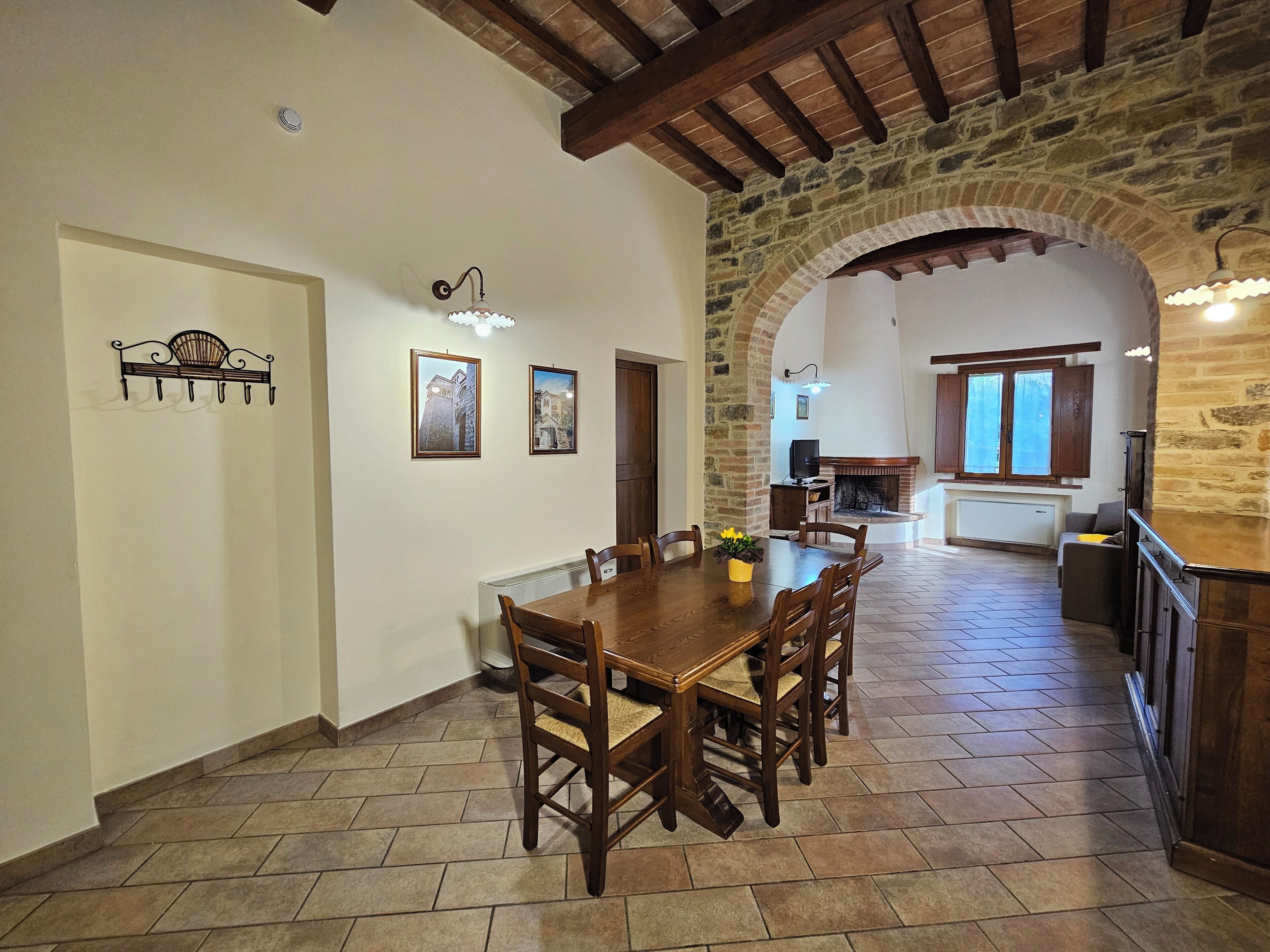 Deluxe-huoneisto | Italialaiset Frette-lakanat, ylelliset vuodevaatteet, untuvapeitot