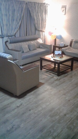 Dining - Lavish Lounge Guest House (Islamabad)
