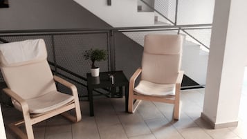 Coin salon dans le hall