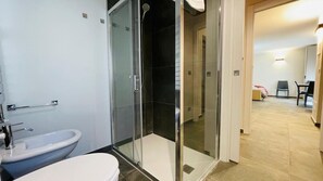 Bathroom - Villa Linda - ONE-BEDROOM APARTMENT sleeps 5 (Bardonecchia)