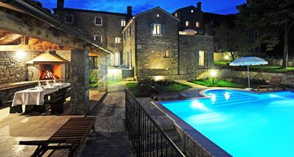 6BR Villa Luigi & Luisa metsän