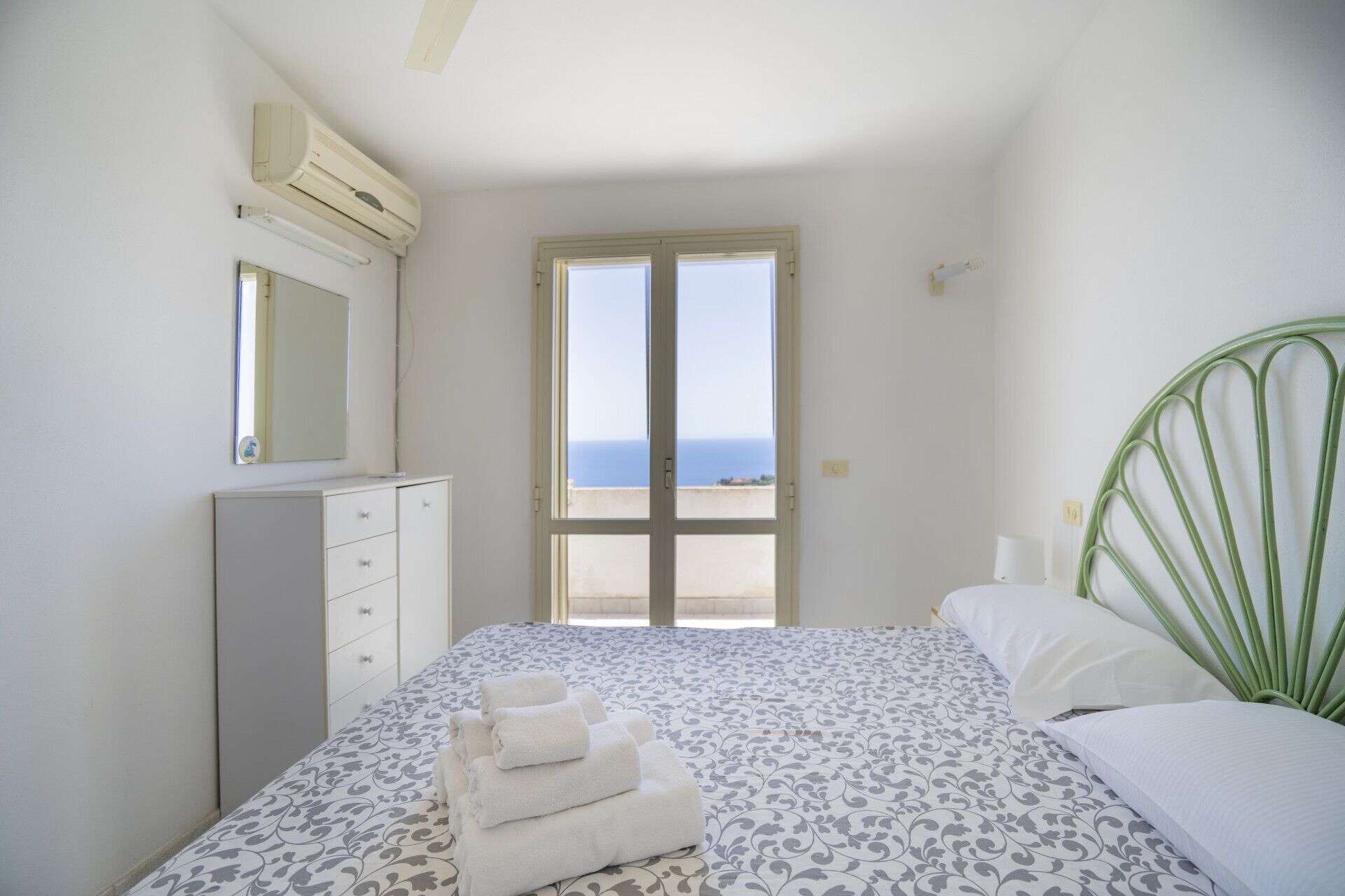 8 chambres, Wi-Fi, draps fournis