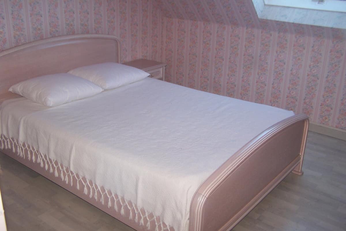Double Room | Individually decorated, individually furnished, desk, iron/ironing board