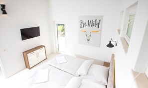 2 bedrooms, in-room safe, travel crib, free WiFi