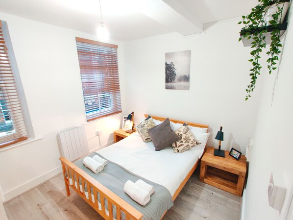 Chambre Double Familiale, 1 chambre | Fer et planche à repasser, Wi-Fi gratuit, draps fournis