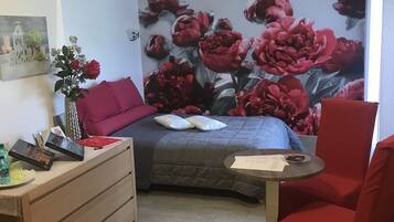 Chambre Double Tout Confort, 1 lit double, terrasse | Cots/infant beds, free WiFi, bed sheets