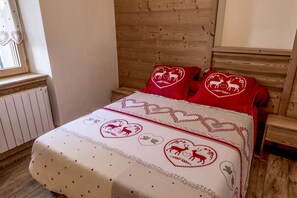 3 chambres, fer et planche à repasser, lit parapluie, Wi-Fi gratuit
