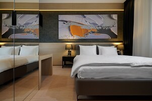 Habitación estándar doble | Ropa de cama de alta calidad y edredones de plumas