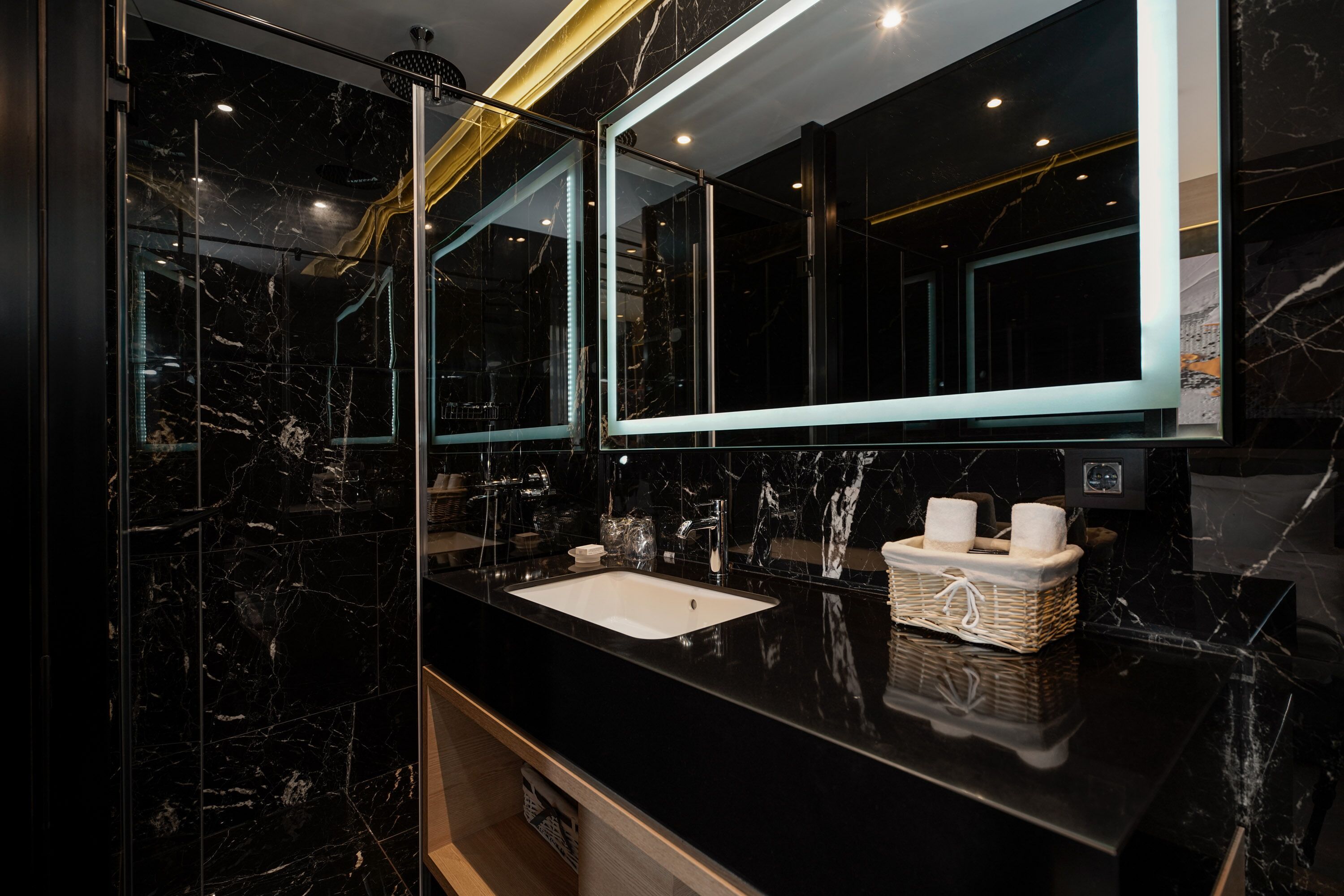 Foto - Maccani Black Luxury Suites