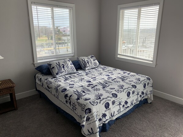 3 bedrooms, pillowtop beds, free WiFi, bed sheets