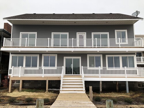 Mariners Cove Waterfront - Private Dock, Pet Friendly, Wi-Fi, Off-Street Parking