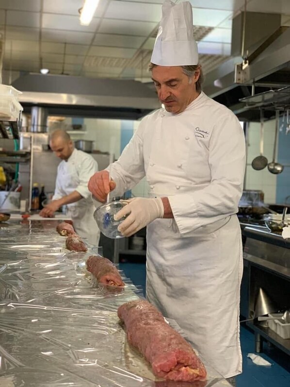 Breakfast, lunch, dinner served; Italian cuisine  - Hotel Corona (Cuvio)