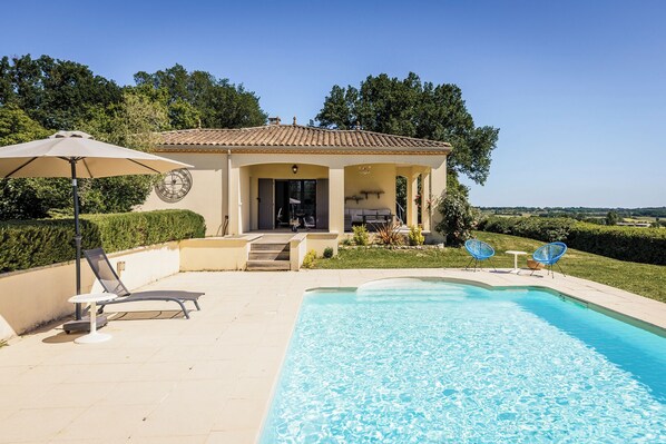 Outdoor pool, pool loungers