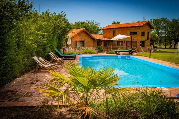 Front of property - Hotel de campo granja el aromo (Nono)