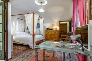 Rollaway beds, free WiFi, bed sheets