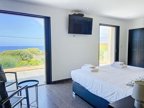 4 bedrooms, in-room safe, iron/ironing board, travel cot