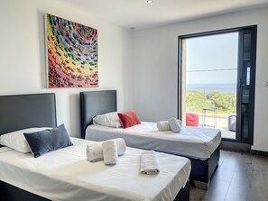 4 slaapkamers, een kluis op de kamer, een strijkplank/strijkijzer