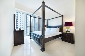 Room - Maison Privee - Spacious Apt w/ Beach, Pool and Marina Access (Dubai)