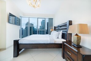 Deluxe Apartment, 3 Bedrooms | 3 bedrooms, in-room safe, desk, blackout drapes - Maison Privee - Spacious Apt w/ Beach, Pool and Marina Access (Dubai)