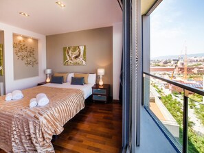 4 slaapkamers, een strijkplank/strijkijzer, internet, beddengoed