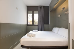 2 bedrooms, in-room safe, iron/ironing board, travel cot