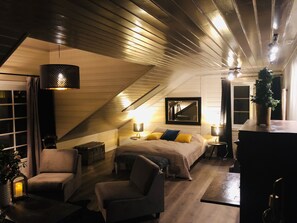 Exclusive Double Room | Individually decorated, individually furnished, desk, laptop workspace - Veiholmen Brygge (Smøla)