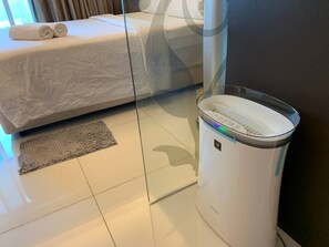 1 habitación, tabla de planchar con plancha, wifi gratis y ropa de cama 