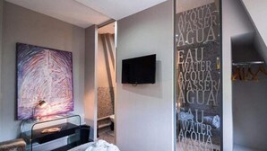 Deluxe Double Room (Cachemire) | Room amenity - Peonia at Home (Mulhouse)