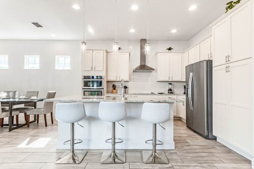 EV_1472 - 5 Bed 5.5 Bath Villa with Screened-In Private Pool, Kids Room