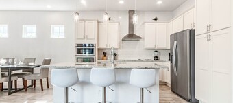 EV_1472 - 5 Bed 5.5 Bath Villa with Screened-In Private Pool, Kids Room