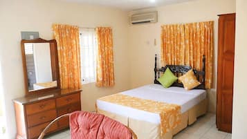 Comfort Room | Iron/ironing board, free WiFi, bed sheets