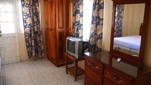 Comfort Room | Living area - Urban Resort Complex (Runaway Bay)