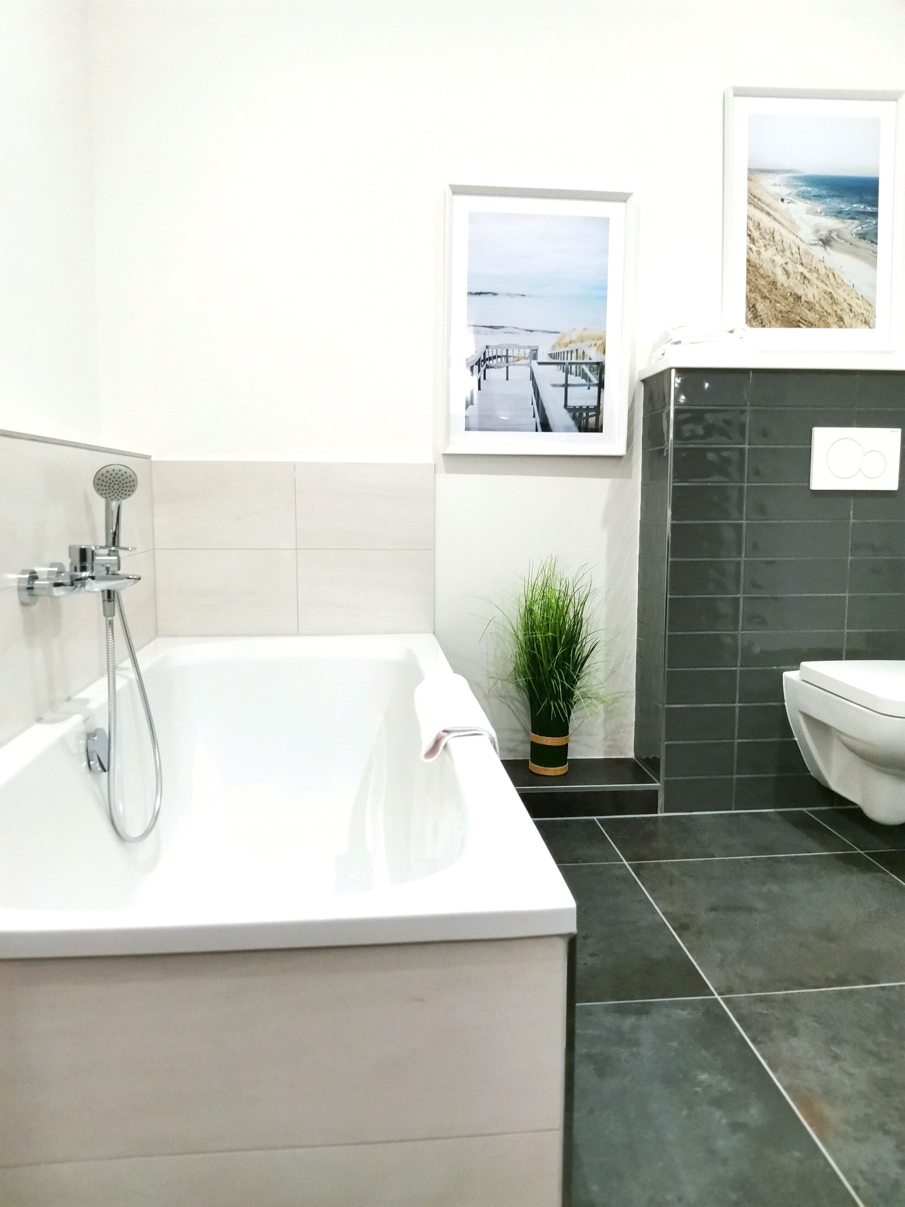 holiday apartment | bathroom | free toiletries, hair dryer, towels