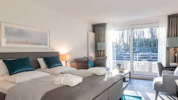 Tweepersoonskamer (Landseite) | 1 slaapkamer, een kluis op de kamer, verduisterende gordijnen