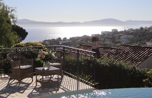 Terrace/patio - Beautiful villa with marvelous ocean view over the Gulf of Saint Tropez (Sainte-Maxime)
