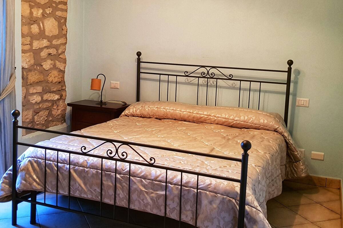 三人房 | 免费 WiFi、床单