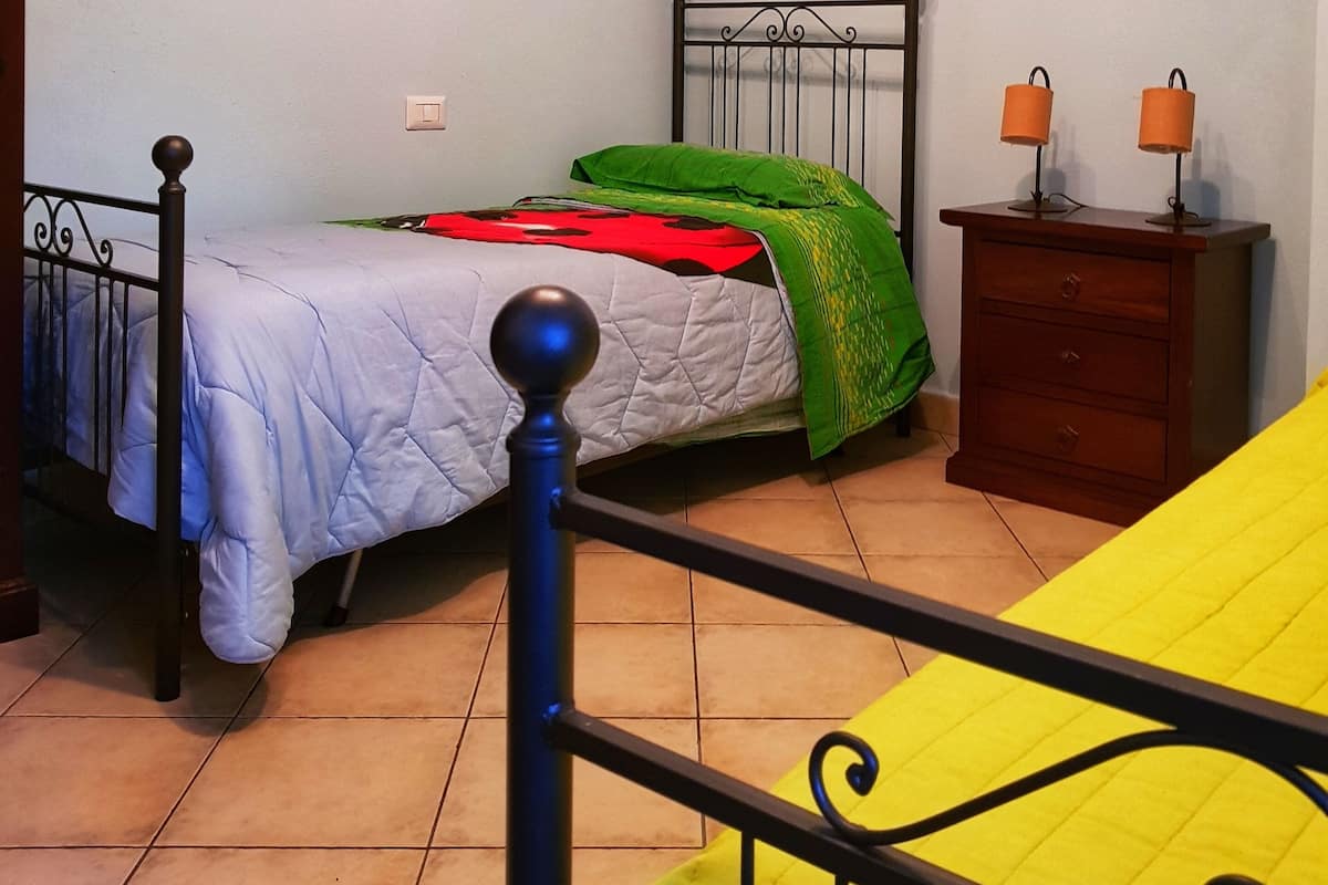 Twin Room | Free WiFi, bed sheets