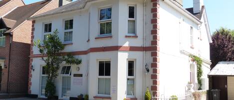 Fachada del alojamiento