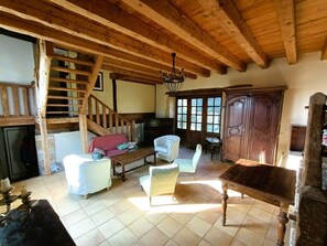 Tv, pejs, bordtennisbord