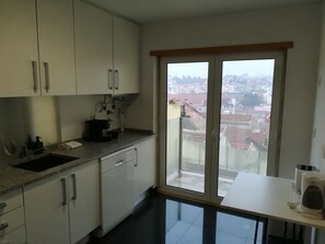 City Apartment, 1 Bedroom | Private kitchen | Fridge, microwave, oven, stovetop