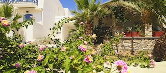 Manos Syros