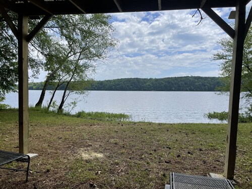 Monthly Rentals! Perfect spot on lake for fishing! Spacious home