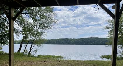 Monthly Rentals! Perfect spot on lake for fishing! Spacious home