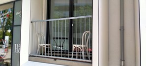 Exterior detail - Modern apartment for trade fair visits and business vacation rentals (Trudering-Riem)