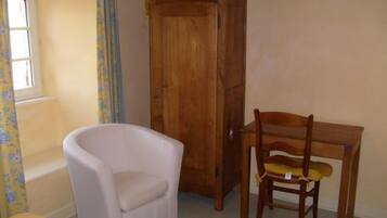 Chambre Double | 2 chambres, décoration personnalisée, ameublement personnalisé, bureau