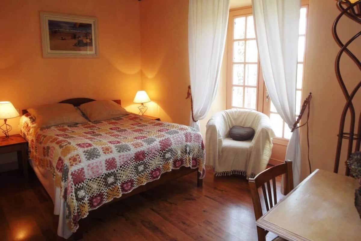 Chambre Double | 2 chambres, décoration personnalisée, ameublement personnalisé, bureau