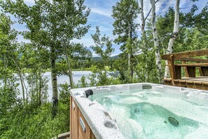 Bain à remous extérieur